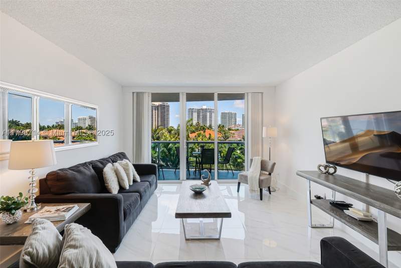 1 bedroom Condominium at 19370 Collins Ave 324, Ocean Reserve Condo, Sunny Isles Beach — photo 2