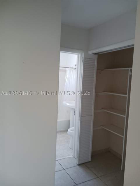 2700 NE 135th St 30, North Miami FL - photo 6 of 10