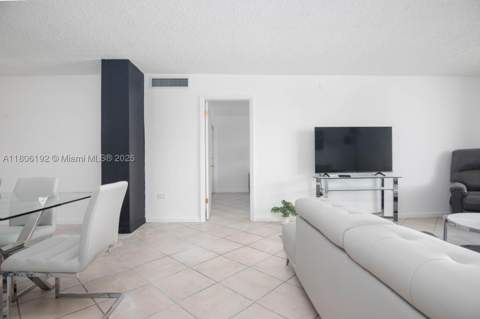 5555 Collins Ave 14U, Miami Beach FL - photo 16 of 40