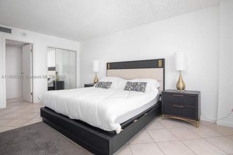 5555 Collins Ave 14U, Miami Beach FL - photo 23 of 40
