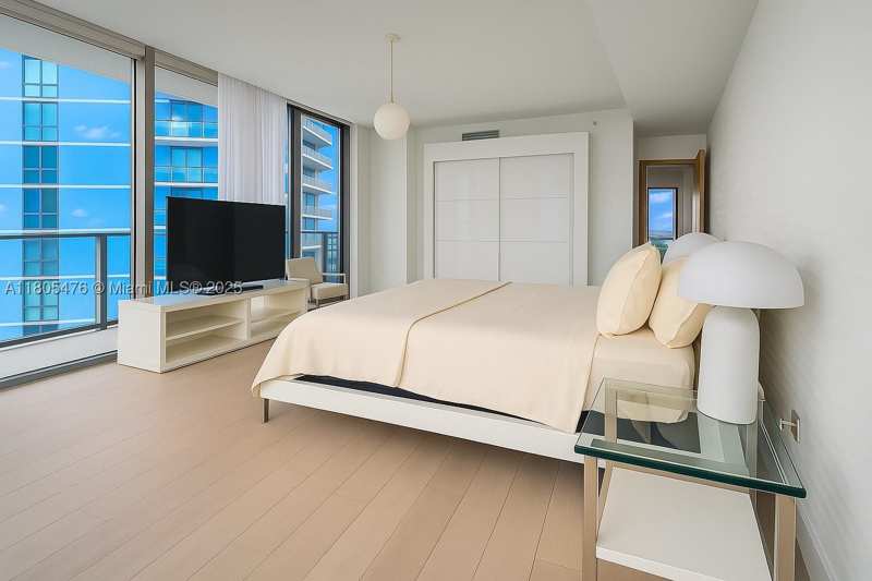 3 bedroom Condominium at 480 NE 31 St 2607, Gran Paraiso Condo, Miami — photo 1