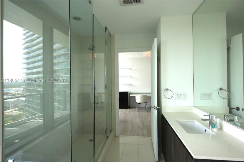 3 bedroom Condominium at 480 NE 31 St 2607, Gran Paraiso Condo, Miami — photo 4