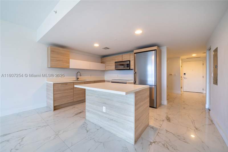 2 bedroom Condominium at 16385 Biscayne Blvd 417, The Harbour South Condo, North Miami Beach — photo 3
