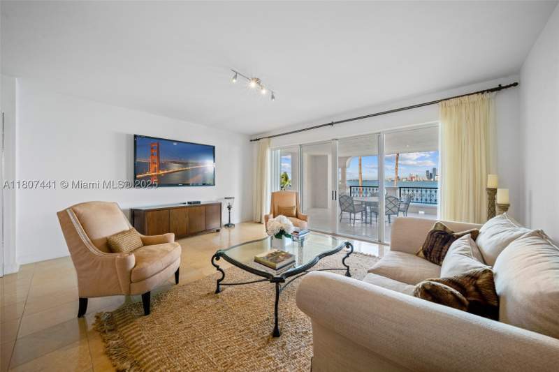 2 bedroom Condominium at 5235 Fisher Island Dr 5235, Bayview Fisher Isl Condo, Miami Beach — photo 4