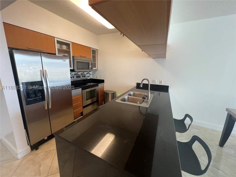 1 bedroom Condominium at 1750 N Bayshore Dr 1410, Opera Tower Condo, Miami — photo 2