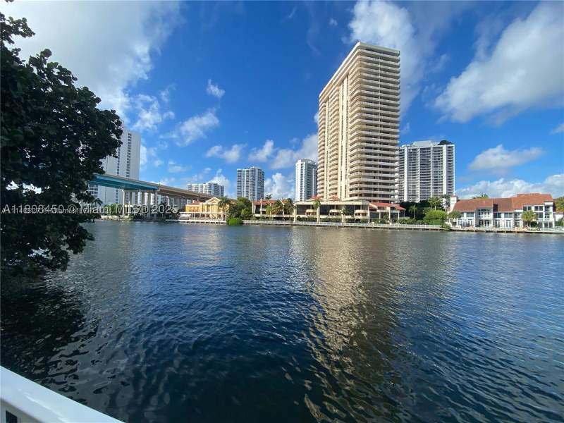 1 bedroom Condominium at 19390 Collins Ave 217, Oceanview Building A Cond, Sunny Isles Beach — photo 2