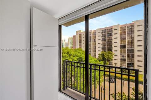 16919 N Bay Rd 521, Sunny Isles Beach FL - photo 12 of 55