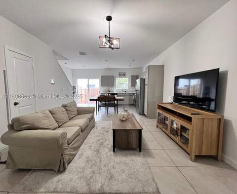 245 NE 3rd Ct, Florida City FL - photo 11 of 17