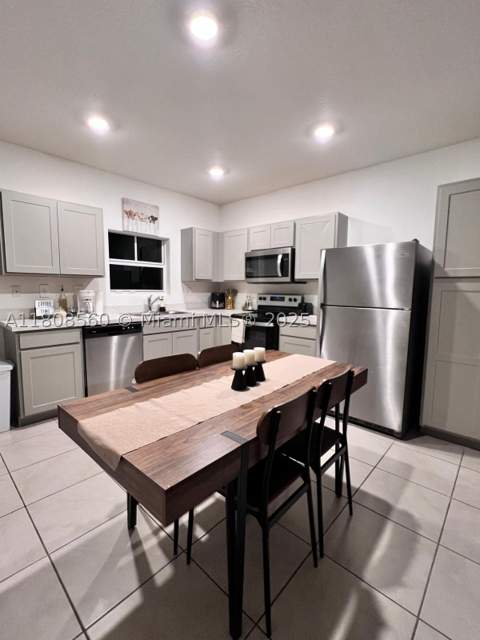 245 NE 3rd Ct, Florida City FL - photo 14 of 17