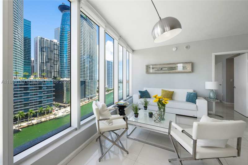 2 bedroom Condominium at 485 Brickell Ave 1604, Icon Brickell Condo No 3, Miami — photo 1