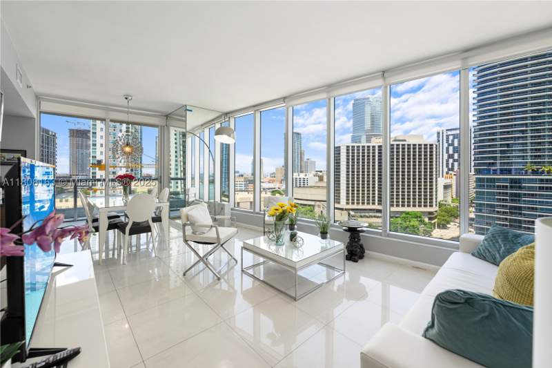 2 bedroom Condominium at 485 Brickell Ave 1604, Icon Brickell Condo No 3, Miami — photo 2