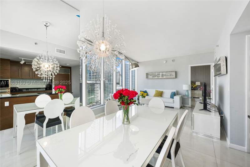 2 bedroom Condominium at 485 Brickell Ave 1604, Icon Brickell Condo No 3, Miami — photo 4