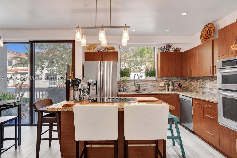4 bedroom Townhouse at 21388 Marina Cove Cir 13-G, Marina Cove At Harbor Vil, Aventura — photo 3
