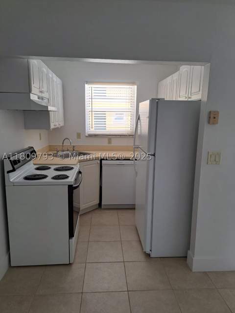 1975 NE 135th St 2D, North Miami FL - photo 6 of 25