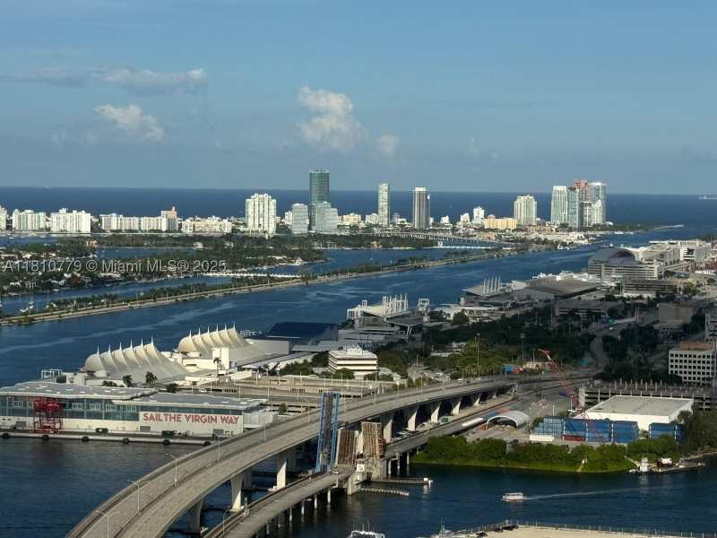 3 bedroom Condominium at 159 NE 6th St 4215, Natiivo Miami Residences, Miami — photo 1