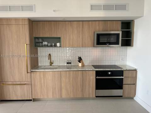 159 NE 6th St 4215, Miami FL - photo 9 of 46