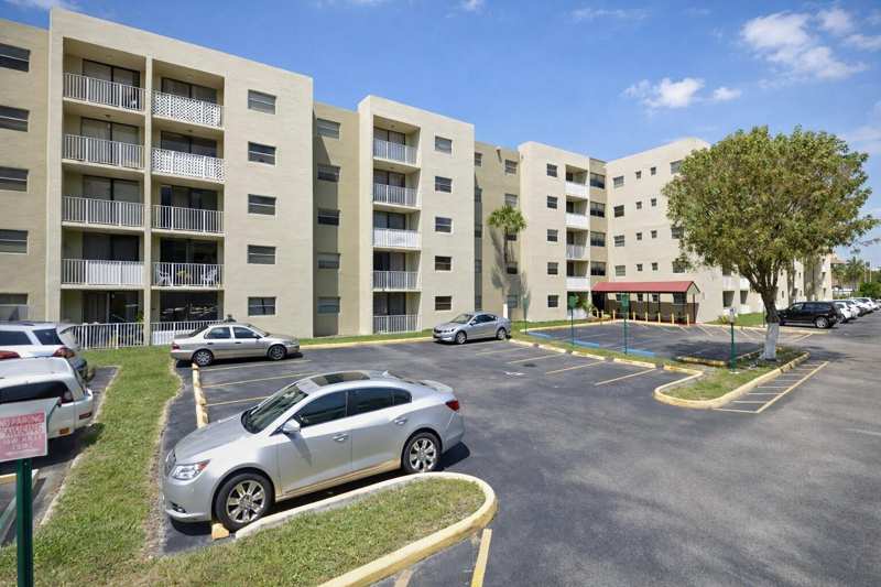 2 bedroom Condominium at 8185 NW 7th Street 214, Fontainebleau Gardens, Miami — photo 1