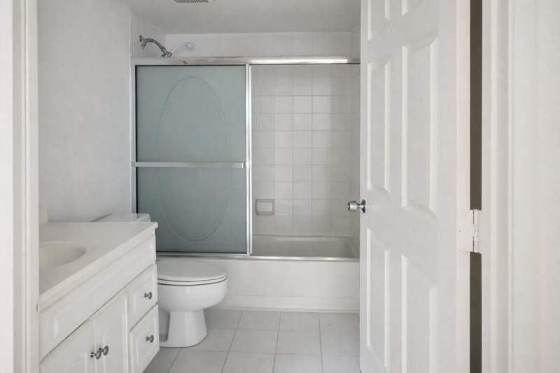 2 bedroom Condominium at 8185 NW 7th Street 214, Fontainebleau Gardens, Miami — photo 5