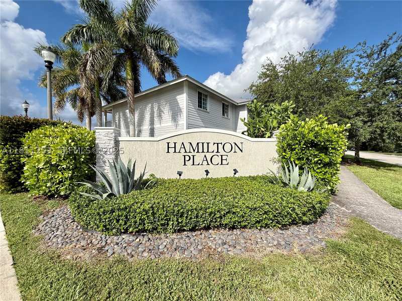 3 bedroom Townhouse at 907 SE 17th Ct, Hamilton Place, Homestead — photo 1