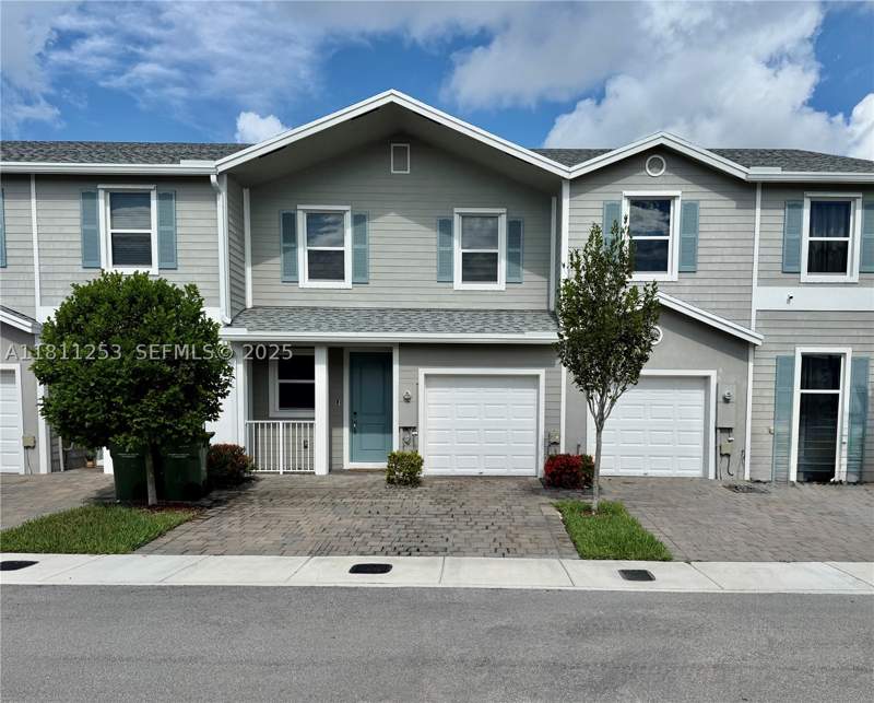 3 bedroom Townhouse at 907 SE 17th Ct, Hamilton Place, Homestead — photo 2