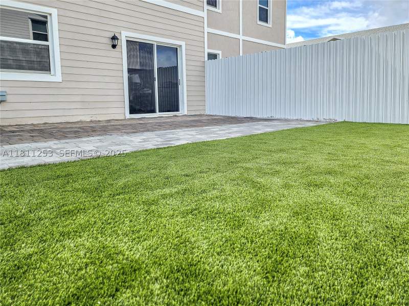 3 bedroom Townhouse at 907 SE 17th Ct, Hamilton Place, Homestead — photo 5