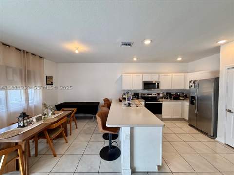 907 SE 17th Ct, Homestead FL - photo 6 of 8