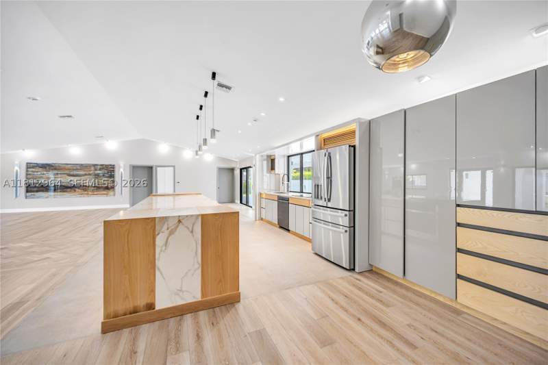 4 bedroom SingleFamilyResidence at 10600 SW 140th St, Mary Ann Estates 1st Addn, Miami — photo 3
