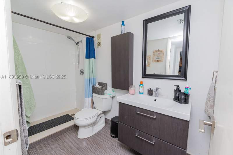 2 bedroom Condominium at 665 NE 195th St 419, Coco Wood Condo, Miami — photo 5
