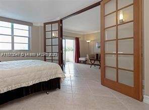 1455 N Treasure Dr 3R, North Bay Village FL - photo 12 of 18