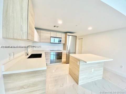 16385 Biscayne Blvd 702, North Miami Beach FL - photo 12 of 46
