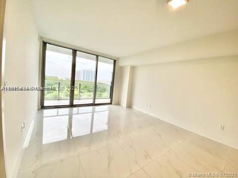 16385 Biscayne Blvd 702, North Miami Beach FL - photo 14 of 46