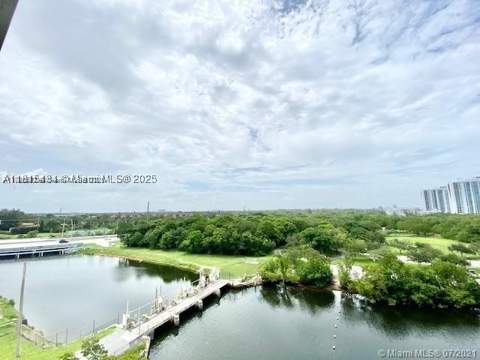 16385 Biscayne Blvd 702, North Miami Beach FL - photo 20 of 46
