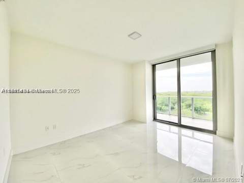 16385 Biscayne Blvd 702, North Miami Beach FL - photo 21 of 46