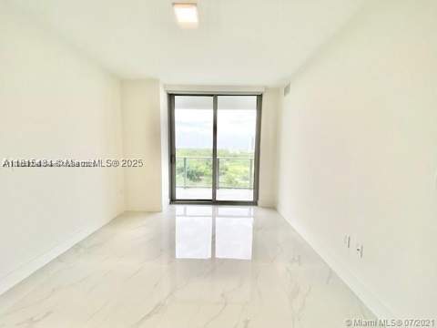 16385 Biscayne Blvd 702, North Miami Beach FL - photo 23 of 46