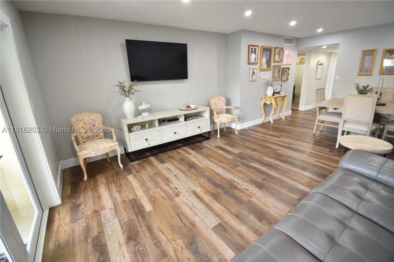 2 bedroom Condominium at 8469 SW 137th Ave 8469, Kendale Lk Townhouse Cond, Miami — photo 1