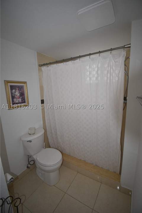 8469 SW 137th Ave 8469, Miami FL - photo 10 of 17