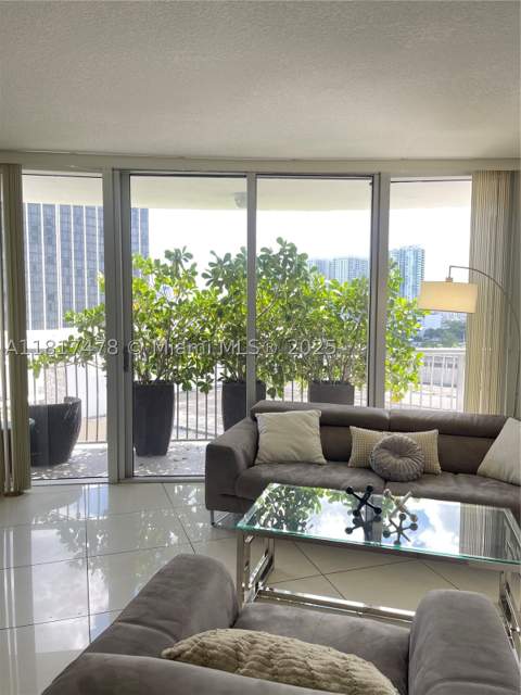 1750 N Bayshore Dr 1414, Miami FL - photo 10 of 20