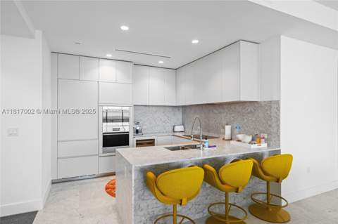 5775 Collins Ave 1602, Miami Beach FL - photo 14 of 77
