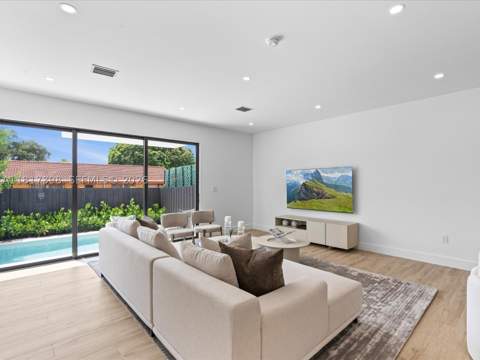 2732 SW 31st Ave, Miami FL - photo 19 of 55
