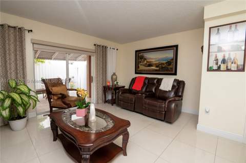 2375 W 74th St 106-6, Hialeah FL - photo 11 of 43