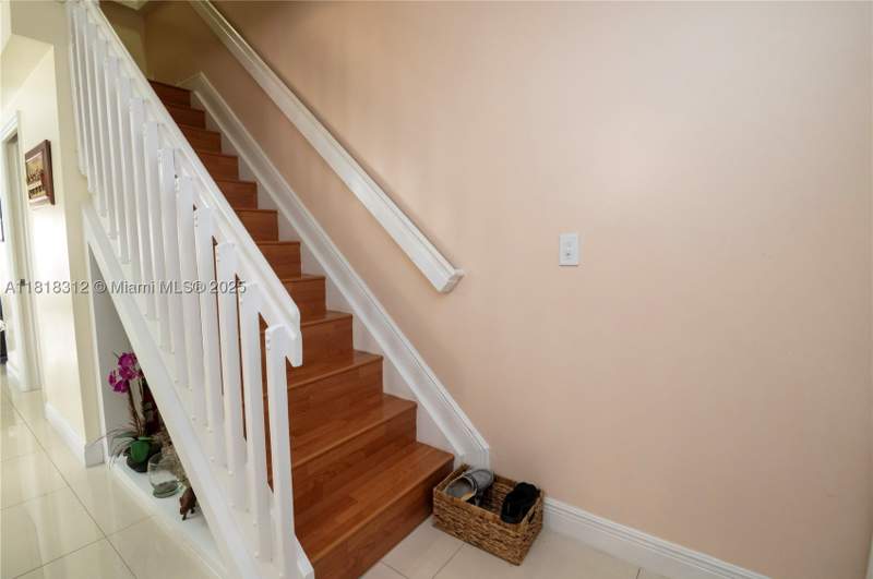 2 bedroom Townhouse at 2375 W 74th St 106-6, West 74th Street Condo, Hialeah — photo 3