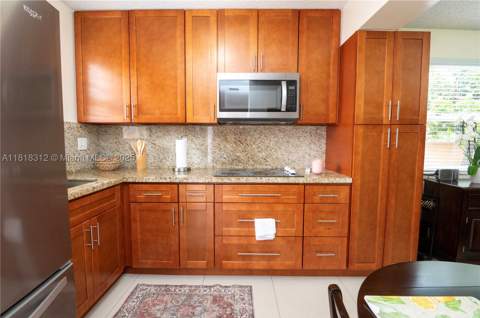 2375 W 74th St 106-6, Hialeah FL - photo 7 of 43