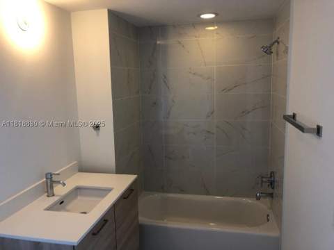 16385 Biscayne Blvd 1005, North Miami Beach FL - photo 20 of 53