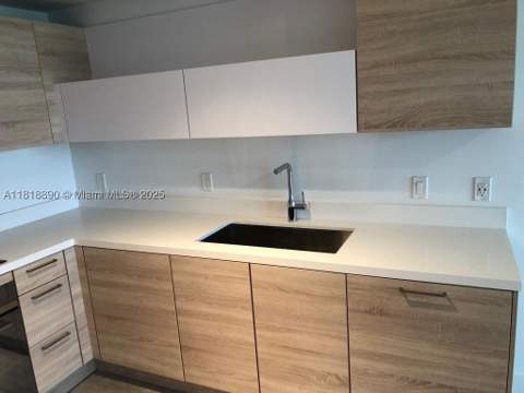 16385 Biscayne Blvd 1005, North Miami Beach FL - photo 7 of 53