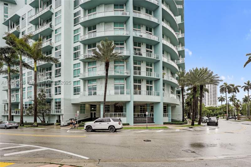 2 bedroom Condominium at 1900 N Bayshore Dr 1411, Quantum On The Bay Condo, Miami — photo 3