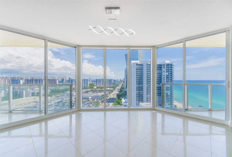 2 bedroom Condominium at 16699 Collins Ave 2107, La Perla Condo, Sunny Isles Beach — photo 3