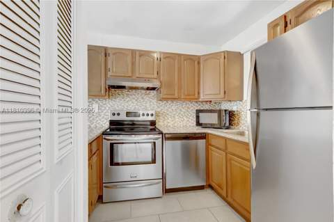 600 NE 25th St Phd, Miami FL - photo 9 of 23