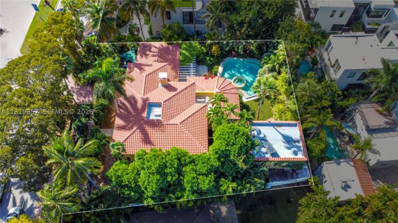 4 bedroom SingleFamilyResidence at 2050 Alton Rd, Amd Plat Of Sunset Lake S, Miami Beach — photo 1
