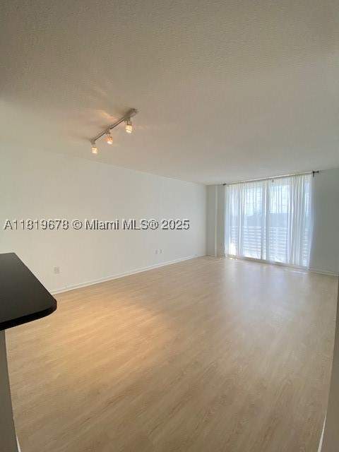 2775 NE 187th St 407, Aventura FL - photo 10 of 38