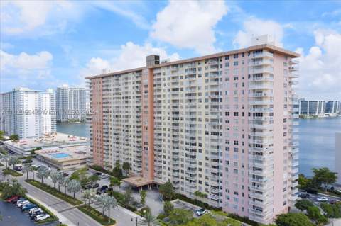 251 174th St 2111, Sunny Isles Beach FL - photo 20 of 32